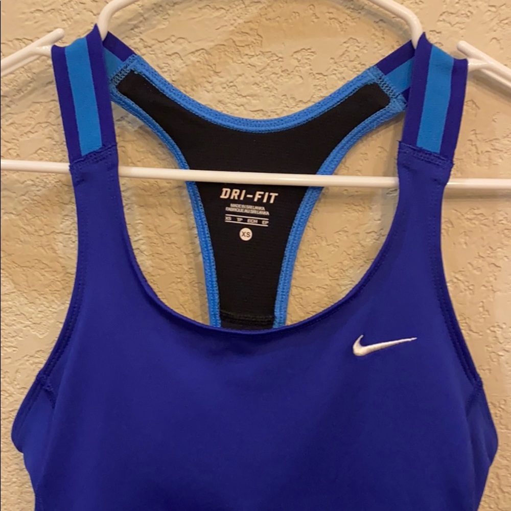 Nike Dri-Fit Fitted Athletic Tank Top - Picture 3 of 9